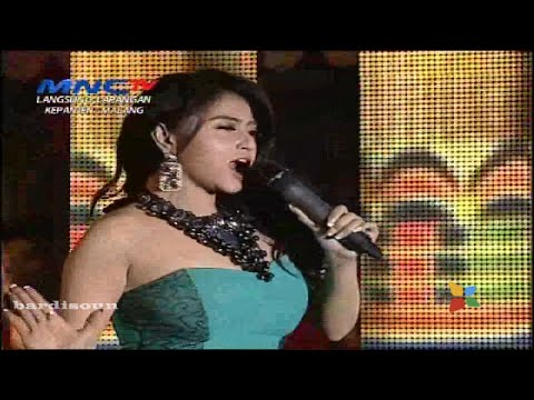 Aku Suka - Dewi Perssik - OM Nirwana | MNCTV Festival Malang