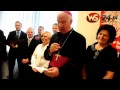 Click to View : Biskup śpiewa kolęde