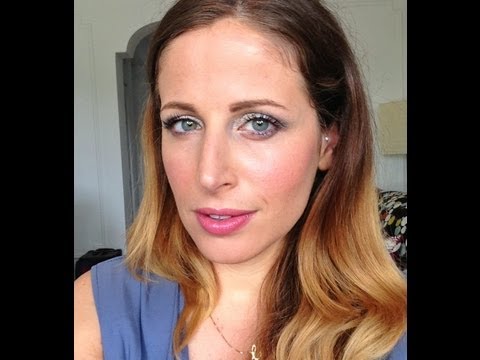 clio - ragazze.... trucco in 4 minuti e 59 secondi:-) per chi la mattina ama dormire un po' di piu' ... ( tutte eheheh) !!!!! ps : buon rientro a scuola!!!!!!