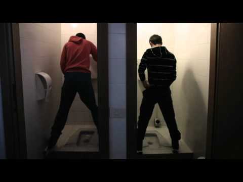 Video The toilette disaster without Hypno skates.