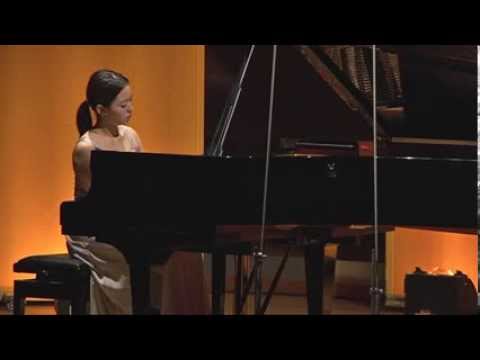 redlinger - Im Januar 2013 präsentierte die 18jährige deutsch-koreanische Pianistin GINA ALICE Redlinger die Ungarische Rhapsodie Nr.2 cis-Moll von Franz Liszt bei einem...
