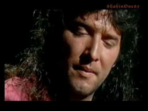 Flamenca - Tomatito is definitely one of the greatest flamenco guitarist. Enjoy this.