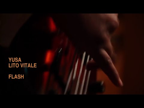 Yusa - La música cubana radicada en Argentina improvisa con su habitual baterista sobre su tema 'Flash'.