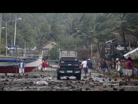 Philippines - Popular tourist destinations face hard hitting storm.