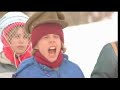 le premier, et assur�ment le meilleur de la s�rie des contes pour tous, la guerre des tuques, de rock demers, est un film culte de toute une g�n�ration de qu�b�cois, moi inclus. ce montage, sur la chanson th�me 