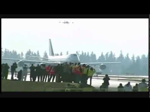 Boeing 747-8 Freighter maiden flight!