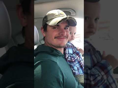 FACET DOWIADUJE SIĘ, ŻE BĘDZIE MIAŁ TROJACZKI