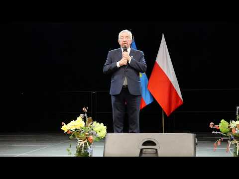 Otwarcie Powiatowej Hali Sportowej we Włoszczowie.  Poseł na Sejm RP Krzysztof Lipiec