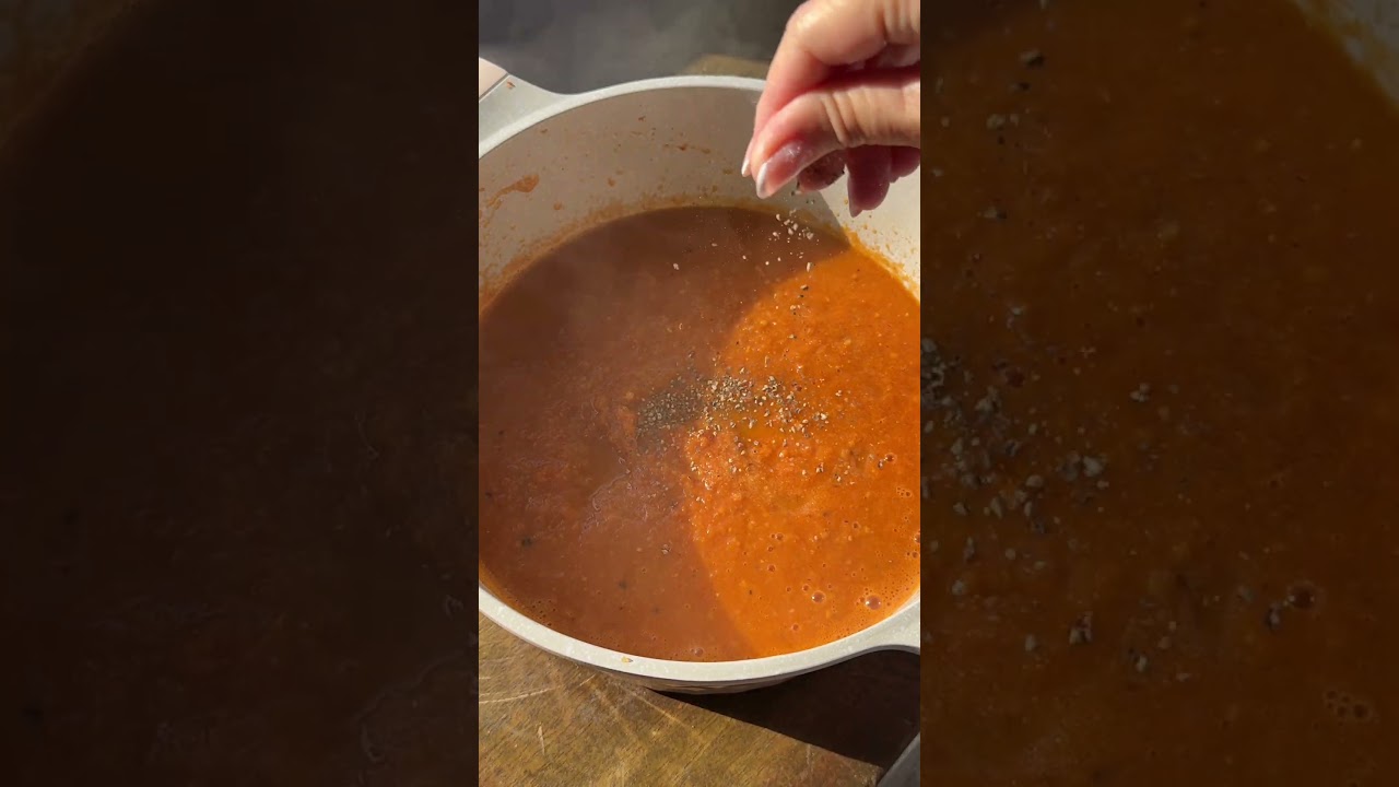 החורף מתקרב וקרן אגם דואגת לנו למרק עגבניות עשיר + טוסט מוצרלה לוהט מהגבינות של משק יעקבס