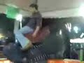 tono ( caida donde se safo su codo)