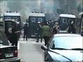 polizia attacca i rossi e non i \"neri\"