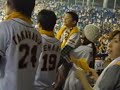 (前奏):さあさみんなで歌おう　ジャイアンツの歌を【1】鈴木尚広走れ走れ走れ　誰よりも速くスタートスタート尚広　稲妻継承【2】木村拓也狙い澄ました一撃が　勝負を決めるVへの道　拓け木村拓也【3】小笠原道大飛び立とう高く　絆共にして明日を照らす道広げ　放て君よ今【4】アレックス･ラミレス光り輝く明日を見せる　その広い背中オォラミレスオォラミレス　おお誇り高く【5】李承燁熱きアジアの大砲に　熱き魂を込めたこの歌よ届け(YAH!) ホームラン李承燁【6】亀井義行どこまでも駆けぬけろ　地平の彼方目指しか･めいがむしゃらに　追い続けろ【7】阿部慎之助最高の笑顔　見せてくれ慎之助明るく逞しく　導けよ永久(とわ)に【8】坂本勇人誰よりも強く勇ましく　オオオオオオお前が立つその場所は熱気の渦がまく　坂本炎となれ【9】セス･グライシンガー高く聳え立つ　頂のようにOhビッグな夢ビッグな愛で　GOセスグライシンガー原辰徳嵐を呼べレッツゴーレッツゴー　勝利を呼べ　レッツゴーレッツゴー　アーチを架けろ　輝く光浴びて　それ行け辰徳