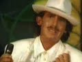Marco Borsato zingt: 'I Who Have Nothing'. Opname voor Radio Televisie West-Friesland (RTW) uit 1989. Marco werkte mee aan een 'marathon-uitzending' van deze nieuwe omroep. Deze uitzending had als doel geld in te zamelen voor de toekomstige uitzendingn. Grappig detail: Op de vraag hoeveel er voor Marco moest worden betaald kreeg de omroep van het muziekburo dat de zanger aanbood te horen dat er niets betaald hoefde te worden voor de totaal onbekende Borsato. Nou als het niks kost .... laat dan maar komen was al snel de conclusie. Marco had de Sound-mix show nog niet gewonnen en zong ook nog niet in het Nederlands.Inmiddels is de televisie-tak van RTW opgeheven en iedereen in Nederland weet hoe het verder met Marco Borsato is gegaan.