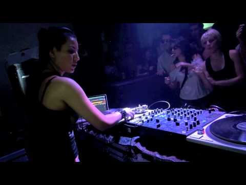 Hardtechno - Here is a port of the videoset of Fernanda Martins @ Yo Soy Hardtechno recorded in Bogotá - Colombia the 10th August 2012 on her South American Tour. Enjoy t...