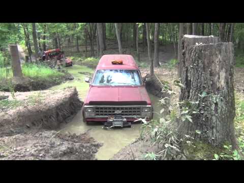 MIKE'S SUBURBAN GETS STUCK by BSF Recovery Team