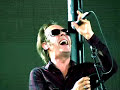 trent reznor and peter murphy preform 'bela lugosi's dead'
