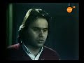 Ο Δασκαλογιάννης είναι ένας από τους μεγαλύτερους ήρωες της Κρήτης. Επαναστάτης, πολεμιστής και μέγας πατριώτης. Τον Απρίλη του 1770 σήκωσε στην Κρήτη επανάσταση παρακινούμενος από τον μεγάλο του πατριωτισμό και τις υποσχέσεις της Ρωσίας ότι θα τον συνδράμει με το στόλο της. Όμως, οι Ρώσοι με τα καράβια τους δεν έφτασαν ποτέ μέχρι την Κρήτη. Αντίθετα, οι Τούρκοι αποβίβασαν στο νησί δύναμη 15.000 ανδρών. Μετά από αιματηρούς αγώνες, που κράτησαν περίπου ένα χρόνο, η επανάσταση απέτυχε. Ο τουρκικός στρατός πυρπόλησε τις επαναστατημένες περιοχές, έσφαξε αμάχους και γυναικόπαιδα και απαίτησε την παράδοση του Δασκαλογιάννη. Ο τελευταίος παραδόθηκε για να σταματήσουν οι σφαγές των αμάχων. Βασανίστηκε, γδάρθηκε ζωντανός και βρήκε μαρτυρικό θάνατο στο Μεγάλο Κάστρο του Χάνδακα.Στο ρόλο του Δασκαλογιάννη ο Νίκος Βασταρδής. Αποσπάσματα από το λαϊκό ποίημα που έγραψε ο Μπατζελιός για το Δασκαλογιάννη, μελοποίησε ο Γιάννης Μαρκόπουλος.