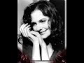 lesley ann warren
� http://www.charloteweb.com/women
lesley ann warren (born august 16, 1946), is a golden globe award-winning, oscar nominated american stage, film and television actress and singer.

warren was born in new york city to a jewish family whose surname was originally 