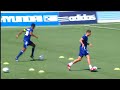 Mello y Vini compiten por hacer goles en Cracks