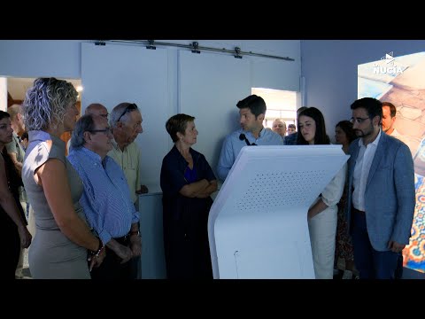 La Consellera de Turisme visita el “Xato Cube” en l’Auditori de La Nucía