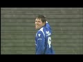 FC Den Bosch-middenvelder Bart van Brakel maakte vrijdagavond in duel met MVV een doelpunt vanaf eigen helft. Bekijk die treffer!