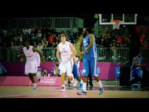 Μέχρι και το σορτσάκι του θα πέταγε... (ΒΙΝΤΕΟ) Μέχρι και το σορτσάκι του θα πέταγε... (ΒΙΝΤΕΟ)