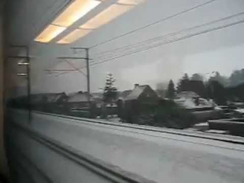Pieters - In plaats van de Metro te lezen op de trein, maakte ik wat foto's en filmpjes Beeld kwaliteit is niet zo best, en de meeste waren zelfs onbruikbaar Toch een ...