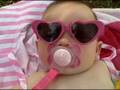videos de Ava's sunglasses
