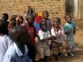 videos de Kids in Kajjansi, Uganda, singing a song