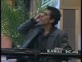 Klavye çalan adam