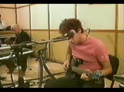 A merced Amor amarillo Gustavo Cerati