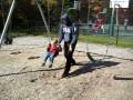 videos de Evan swings really high.AVI