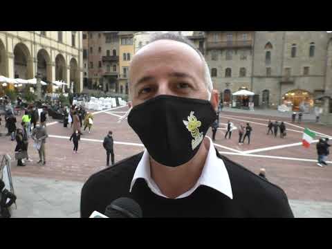 Massimo gervasi in Piazza Grande per le partite iva toscane