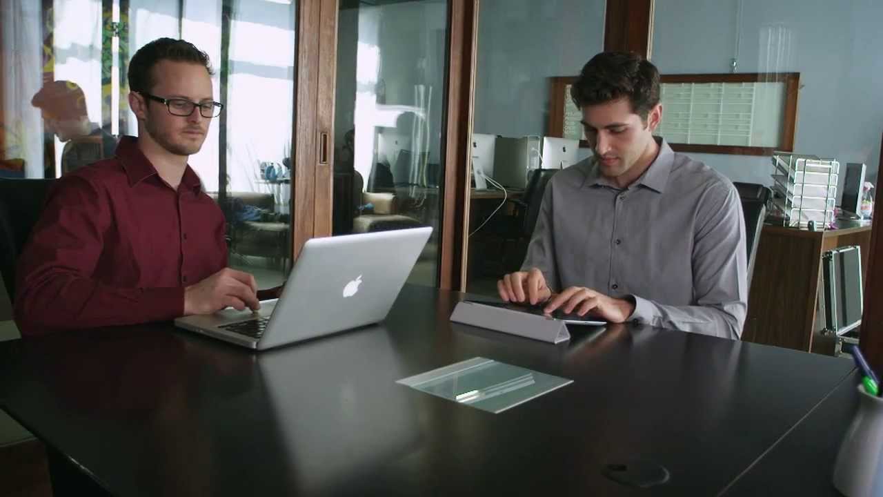 PhotoFast i-FlashDrive EVO 8-Pin to USB Transfer Device (8GB) video thumbnail