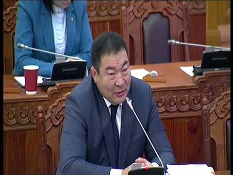С.Ганбаатар: Монголын улс төр сайтар найруулсан жүжиг болж хувирлаа