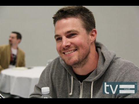 Arrow CW - Here is an interview with Stephen Amell who stars as Oliver Queen in The CW series
