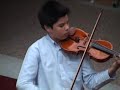 francisco montalvo con 7 a�os interpreta junto con el maestro luis tomas santos la abeja f.shubert
biograf�a

naci� en c�rdoba el 19 de noviembre de 1992 y a los 11 meses cogi� su primer viol�n con el que literalmente comenz� a andar, siendo desde entonces ense�ado por su padre. actu� por primera vez con 6 a�os, a los 10 realiz� su primera presentaci�n internacional en el principado de andorra y el primer concierto como solista con orquesta. a los 12 a�os ya hab�a actuado o sido invitado por orquestas de prestigio internacional, entre ellas la orquesta sinf�nica de rtve, la valley sinphony orchestra en ee.uu, la orquesta de c�rdoba o la sinf�nica nacional de cuba. recibe el apoyo de directores como daniel barenboim, jean-jacques kantorow, adrian leaper, salvatore accardo, n�stor eidler, manuel hern�ndez-silva, iv�n del prado, juan luis gonzalez o alexis soriano. y es considerado por la cr�tica especializada internacional, uno de los j�venes violinistas m�s destacados de las nuevas generaciones, en publicaciones como - 19k opusmusica, �pera actual o [1]mundoclasico.com..

desde los 3 a�os es dirigido por sus profesores habituales, yuri petrossian y su padre francisco montalvo, profesor de conservatorio superior de m�sica de c�rdoba, y a partir de los 8 ampl�a estudios con maestros como n�stor eidler, serguei fatkouline, mathis fischer, serguei teslia, jean-jacques kantorow, salvatore accardo, olga vilkomirskaya, gon�al comellas, igor frolov, victor pikaisen, jose luis garc�a asensio, jan mark sloman, sally thomas, david russel, alexander trostiansky o joel smirnoff, entre otros. a los 12 a�os consigui� la promoci�n a los estudios universitarios de m�sica, convirti�ndose en el alumno m�s joven de su generaci�n de los conservatorios superiores de espa�a, estudiando en el conservatorio de c�rdoba con lu�s rub�n gallardo. ha grabado para rtve, rtva, tpa, o rne. montalvo comienza a ganar concursos a la edad de 9 a�os, entre otros ha recibido el primer premio de viol�n junto al premio absoluto a la mejor musicalidad en el concurso de juventudes musicales de m�laga, primer premio en la iv edici�n del certamen internacional violines por la paz en torres (ja�n, 2006), accesit y primer clasificado en la especialidad de viol�n en el x concurso nacional de j�venes interpretes ciudad de x�tiva (valencia, 2006), premio del p�blico al mejor interprete en el xi certamen internacional de jovenes interpretes 