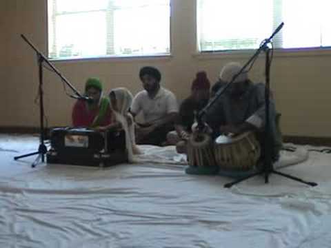 harveen singing dhur ki baani aayee