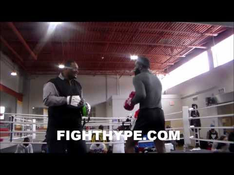 ADRIEN BRONER SHOWS OFF HIS SPEED AND COMBINATIONS AS HE PREPARES FOR CARLOS MOLINA