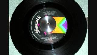 The Artistics - It's Those Little That Count