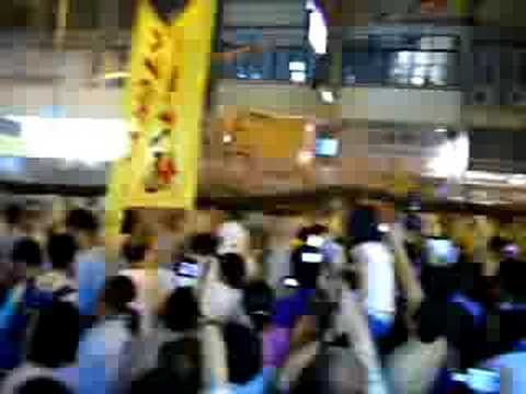 hong_kong-fire_dragon_dance-incense_dragon.MOV