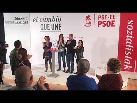 Idoia Mendia junto a Cristina Gonzlez, Javier Lasarte y Julia Liberal en la Fiesta de las Agrupaciones alavesas. [Foto: Socialistas Vascos]