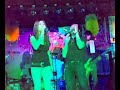 Joy & Froy sing duet in thai disco 2