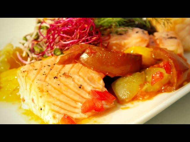 Lachs aus dem Ofen mit bunten Tomaten