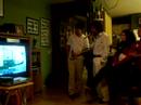 Todos celebrando con Kareoke