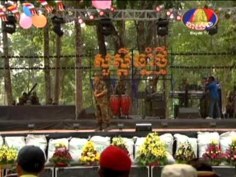 khmer new year 2012 - Khmer New Year 2012 at Prasat Tahmorn.