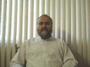 'adam et hawwa' ont v�cu une longue p�riode au paradis, apr�s quoi allah les a faits descendre sur terre.

allah a donn� � 'adam et hawwa' beaucoup d'enfants. ils �taient tous musulmans, il n'y avait aucun m�cr�ant parmi eux.

allah a fait de notre ma�tre 'adam un proph�te-messager pour sa descendance et pour sa femme, pour leur apprendre � adorer allah ta^ala uniquement et � ne rien lui associer.

notre ma�tre 'adam a enseign� � sa descendance la petite ablution et la pri�re. il leur enseignait d'�tre sinc�re dans leurs relations et de ne pas tromper les autres. il leur enseignait l'honn�tet� et de ne pas trahir. et il leur enseignait la sinc�rit� dans l'adoration, qui est d'accomplir les actes d'ob�issance � allah par recherche de la r�compense de allah et pour suivre ses ordres.

notre ma�tre 'adam ^alayhi s-salam parlait toutes les langues et il �tait �loquent. il communiquait avec ses enfants avec des paroles claires et non par gestes. il connaissait les noms de toutes les choses comme le nom du ciel, de la terre, de la mer, de l'air.

allah ta^ala dit :

 (wa ^allama 'adama l-'asma'a koullaha) ce qui signifie : � et il a appris � 'adam tous les noms de toute chose �.

allah a appris � notre ma�tre 'adam ^alayhi s-salam les moyens de subsistance, tels que l'agriculture, la confection de v�tements et la fabrication de la monnaie d'or et d'argent. il lui a appris comment fabriquer les outils agricoles, comme la pelle et la faucille. il lui a appris comment cultiver les c�r�ales, les l�gumes et les fruits et comment r�colter. il lui a appris �galement comment faire le pain � partir du bl�, et il le faisait d'une tr�s bonne mani�re.

notre ma�tre 'adam ^alayhi s-salam a appris comment b�tir. il b�tissait les maisons et les habitations et il leur fabriquait des portes et des toits. notre ma�tre 'adam est le premier � avoir construit al-ka^bah � la mecque. et c'est � son �poque qu'a �t� construite la mosqu�e al-'aqsa en palestine