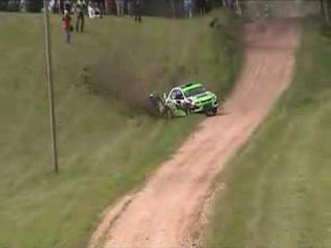Mitsubishi Lancer Evo IX - trochę za daleko na hopie Mitsubishi Lancer Evo IX - trochę za daleko na hopie