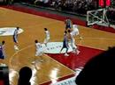 Dimitrios Diamantidis, esempio di come gioca un campione. Affronta Bargnani in uno contro uno, poi va dentro bevendosi lui e Mordente, superando anche il tentativo di fermarlo di Crosariol e andando a canestro.Dimitrios Diamantidis, how plays a champion. He matches Bargnani in one-vs-one, beats him and Mordente, avoids Crosariol and scores.