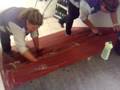 Henk en Theo aant schoonmaken,